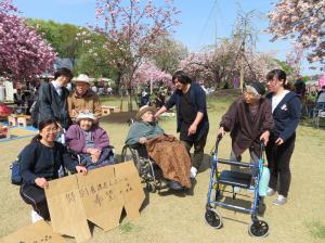 『なのはな花見』の画像